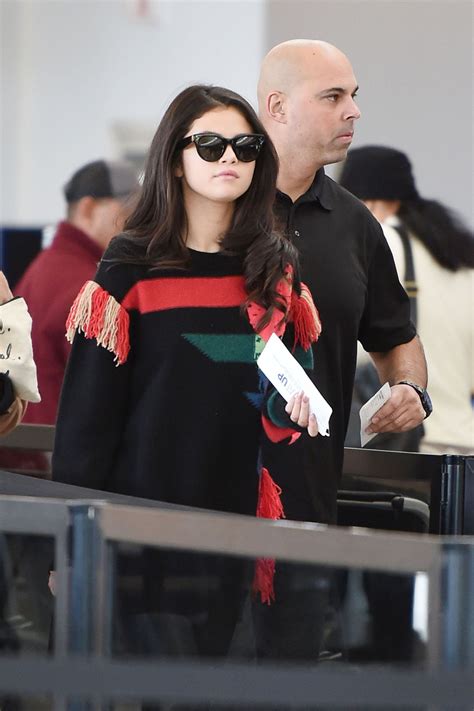 Selena Gomez Arrives At Jfk Airport In New York 10 15 2015 Hawtcelebs