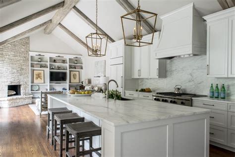 White Contemporary Kitchen With Vaulted Ceilings Hgtv Faces Of Design