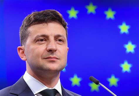 President Volodymyr Zelensky Is the Ukrainian Voice of Paddington Bear ...