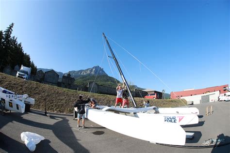 Hautes Alpes Tour Voile sur Serre Ponçon les mâts se sont levés sur