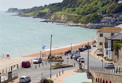 Guide to Ventnor Beach, Isle of Wight - Island Cottage Holidays