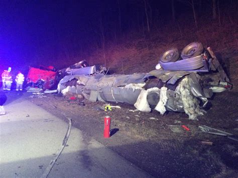 TANKER ROLLOVER ON I 79 Waynesburg Franklin Township Fire Company