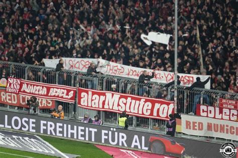 Fotos Galerie Heimfans Fc Bayern München Vfb Stuttgart 1712