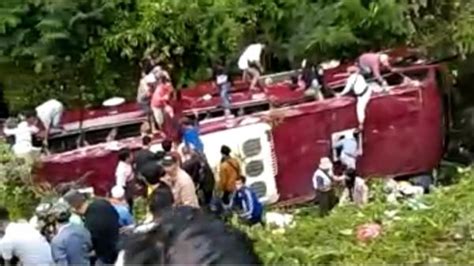 Bus Pariwisata Terjun Ke Jurang Belasan Penumpang Luka Luka