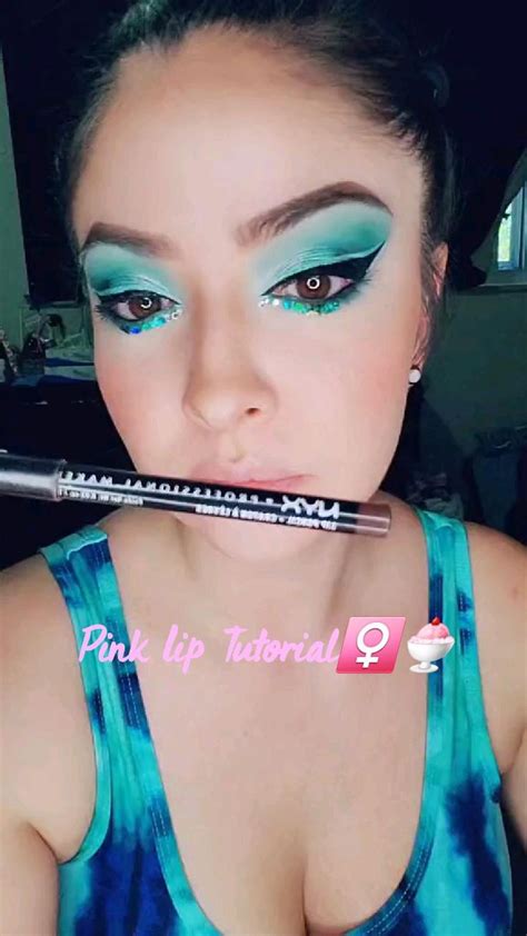 Pink Lip Tutorial♀️🍨 | Lip tutorial, Pink lips, Lips