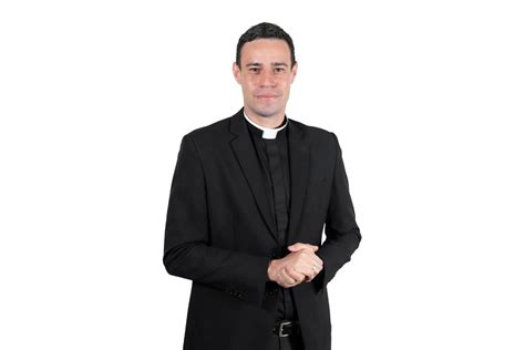 Padre Willian Bento Toma Posse Como Novo P Roco Da Par Quia Senhor Bom