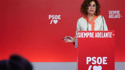 No solo los líderes históricos del PSOE dos tercios de sus votantes se