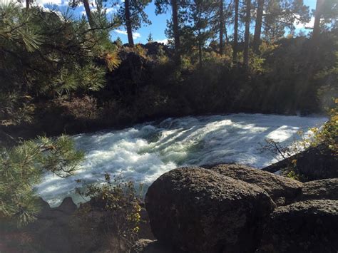 Riding in Bend, Oregon Mountain Biking along the Deschutes River trail