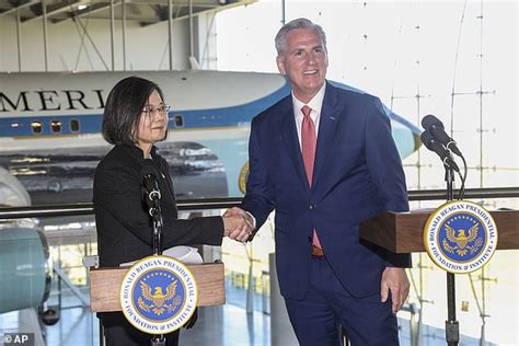 China Vows Of Resolute Response To Kevin Mccarthy Meeting With Taiwan