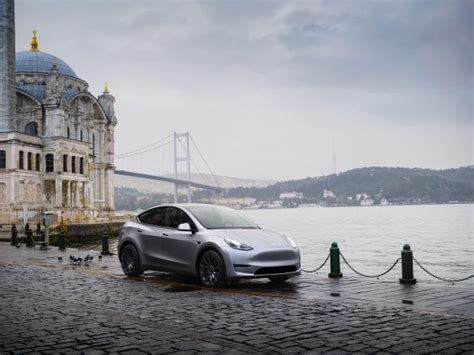 Tesla İstanbul da Model Y konfigüratörü ve gezici mağazasını açtı