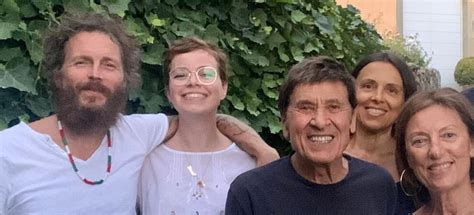 News RadioItalia Gianni Morandi Da Jovanotti Foto Con Anna E La