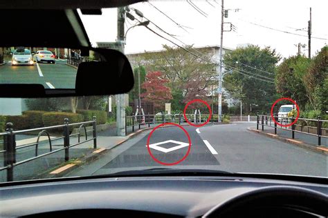 ヒント｜安全運転クイズ・道路に描かれたマークの意味とは？｜危険予知｜jaf Mate Online