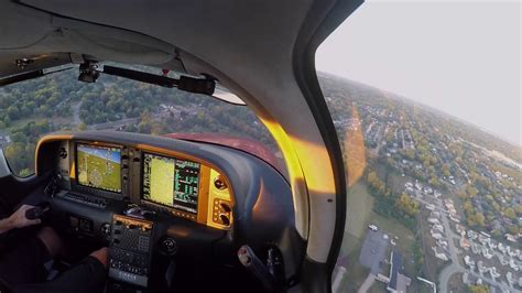 Cirrus Sr22 Vfr Summer Landing At Cgf Youtube