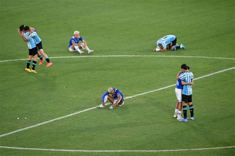 Cruzeiro luta até o fim mas perde para o Racing e amarga vice da Sul