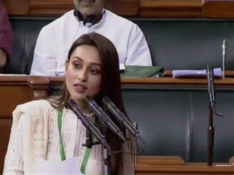 Tmc Mp Mimi Chakraborty Tack Sworn In The Lok Sabha जादवपुर से टीएमसी