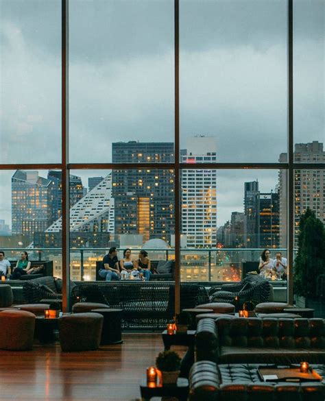 15 Best Rooftop Bars In NYC For A Drink & A Stunning View