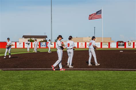 Lkw Photography Varsity Vs Southmoore Senior Night