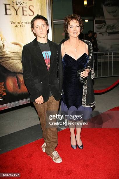 691 Kathleen Quinlan Photos & High Res Pictures - Getty Images