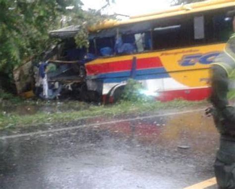 Accidente De Buseta Intermunicipal Deja Dos Muertos En Tolima