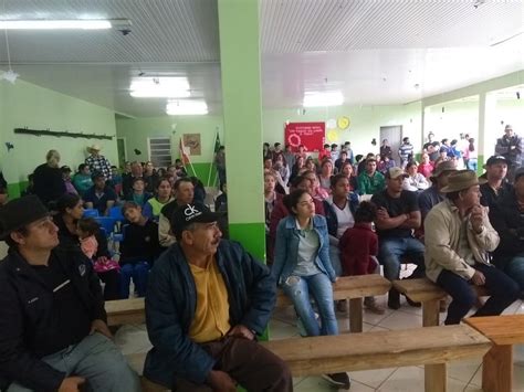 Comunidades Escolares Lutam Pela Manutenção De Escolas Do Campo Em