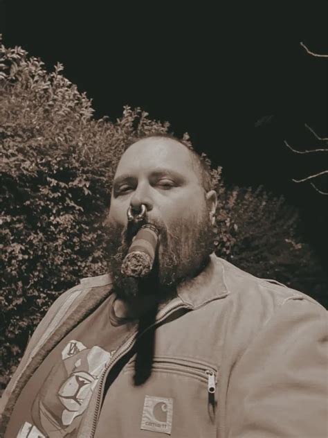 Cigar Bull Nude Pics XHamster