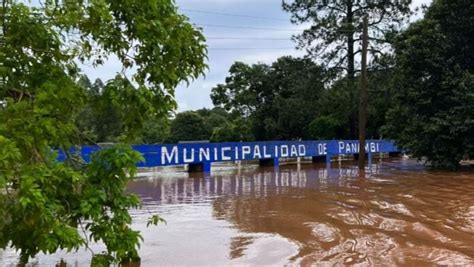 Crecida del río Uruguay evacúan a varias familias de Panambí El