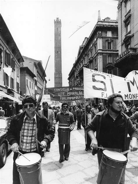 Foto Di Manifestazioni Di Lavoratori A Bologna 1978 Dal Fondo