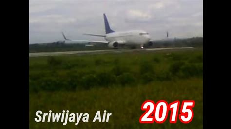 Pesawat Sriwijaya Air Take Off Dari Bandara Adi Soemarmo Youtube