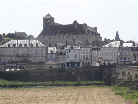 Ville De Decize Bourgogne Tourisme