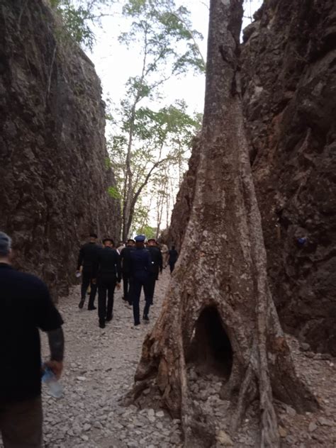 Beautiful Anzac Day Service In The Pre Dawn At Hell Fire Pass Thailand