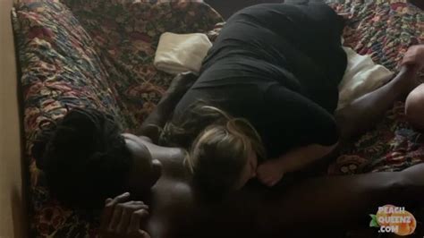 Amateur Bbws Have A Threesome With A Big Black Cock Hotntubes