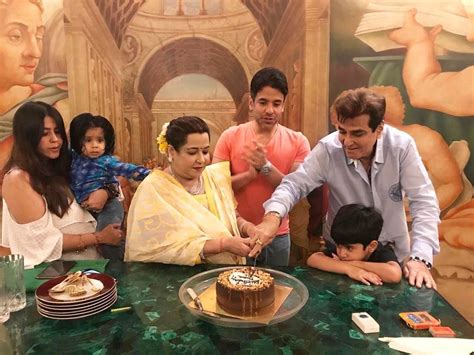 Ekta Kapoor Sings Happy Birthday With Son Ravie Kapoor For Her Father Jeetendra S Birthday Bash