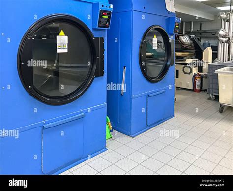 Public Laundromat Hi Res Stock Photography And Images Alamy