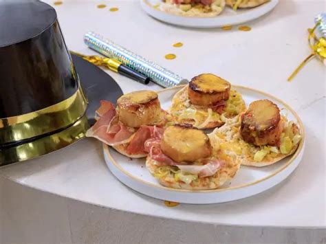 Scallops Benedict With Piri Piri Hollandaise Recipe Food Network