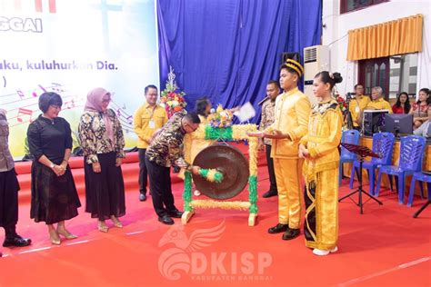 Hadiri Pesparawi Tingkat Kabupaten Banggai Begini Kata Bupati Amirudin