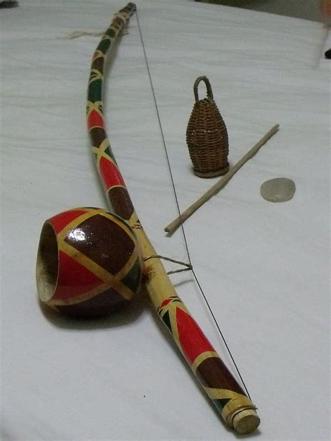 Instrumentos Usados Na Capoeira - Painted berimbau | Musical instruments, Capoeira, Africa art