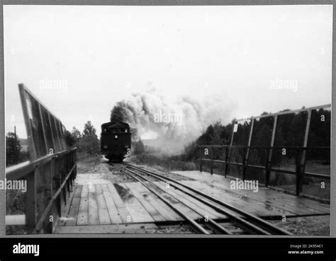 La Locomotive Vapeur Arri Re Passe Le Viaduc Sur La C Te Est De La