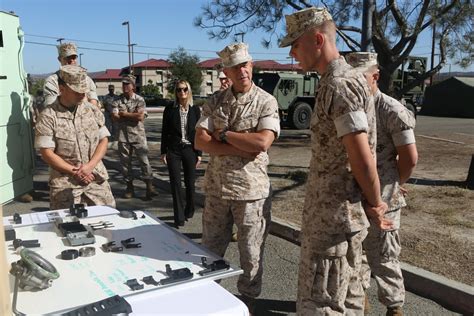 DVIDS - Images - I Marine Expeditionary Force Commanding General Visit ...