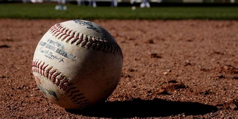 Peter Seidler meets with Padres at camp