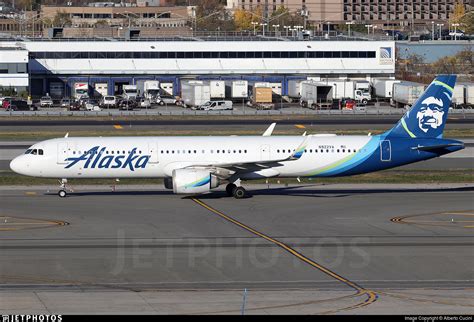 N922VA Airbus A321 253N Alaska Airlines Alberto Cucini JetPhotos