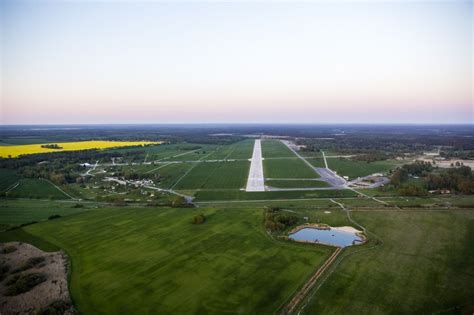 Lärz von oben Flugplatz Müritz Airpark in Lärz im Bundesland