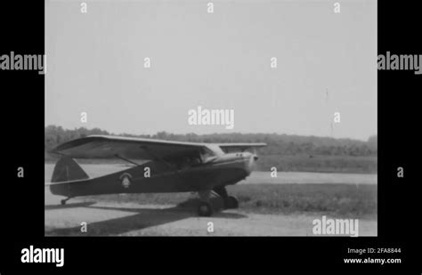 Vintage Piper Cub Stock Videos And Footage Hd And 4k Video Clips Alamy