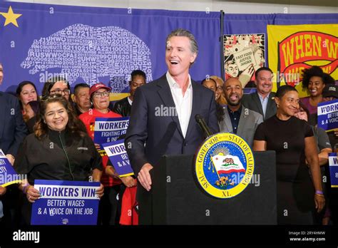 Gavin Newsom Signing Hi Res Stock Photography And Images Alamy