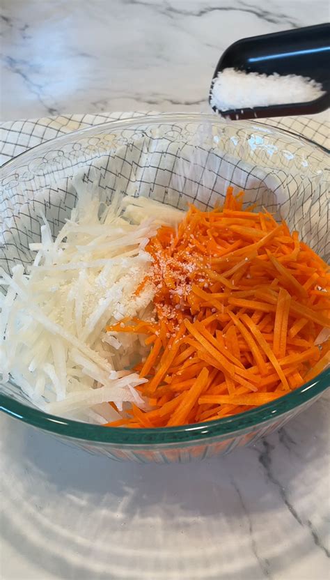 Easy Vietnamese Pickled Carrots And Daikon Đồ Chua The Savory Chopstick