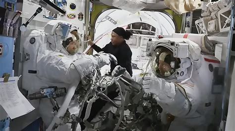 Spacewalk Cancelled Due to Spacesuit Cooling Unit Water Leak – Space ...