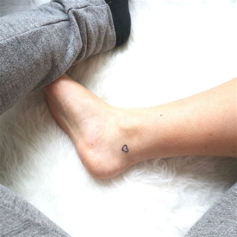 Heart Tattoo on Ankle: discover the most beautiful heart tattoo ideas!