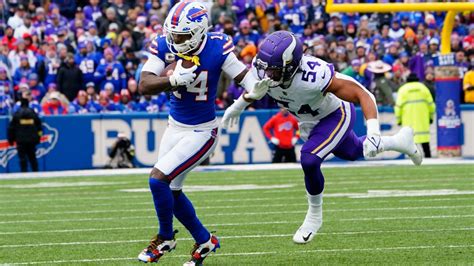 Stefon Diggs with the fantastic catch using one hand for the Bills