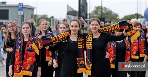 Hymn Pogoni Szczecin W Wykonaniu Z Ch Rem Akademickim Zut My Portowcy