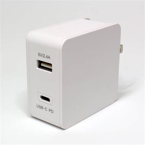 Usb Type Cポートも備えたusb Pd急速充電対応の2ポート充電器 Itmedia Pc User