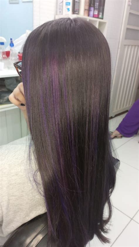 Luzes Roxa No Cabelo - Luzes roxas no cabelo | Cabelo com mechas ruivas, Cabelo castanho com ...